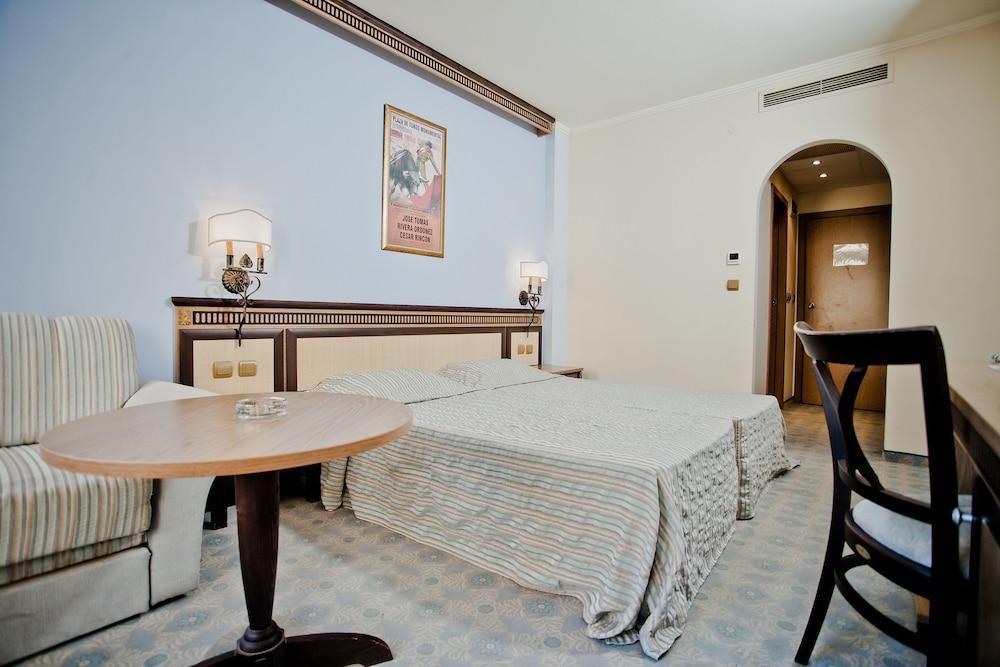 Andalucia Beach Hotel Elenite Ngoại thất bức ảnh
