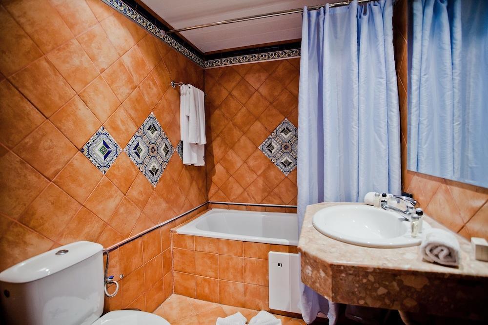 Andalucia Beach Hotel Elenite Ngoại thất bức ảnh